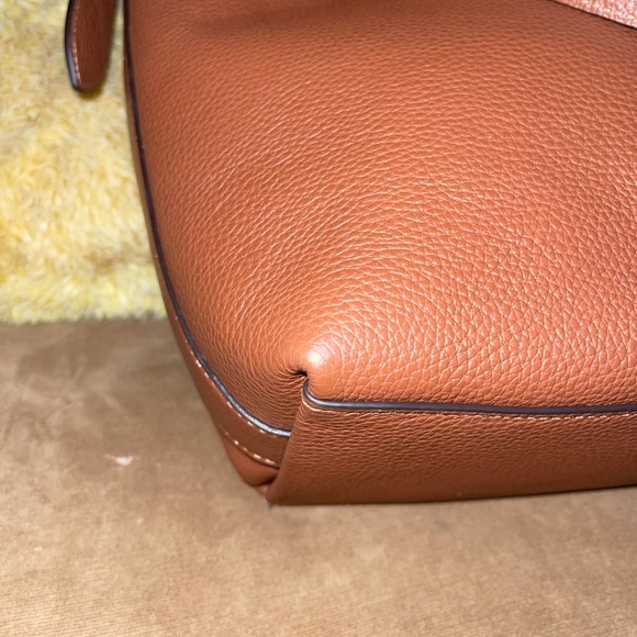 Coach - Picture 5 of 6